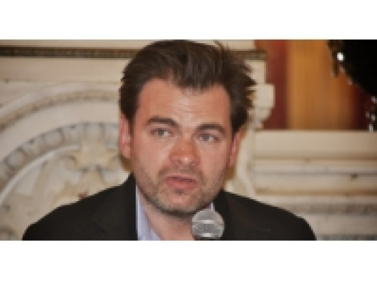 Le lyonnais Clovis Cornillac se confie &agrave; Fr&eacute;d&eacute;ric Lopez sur France2