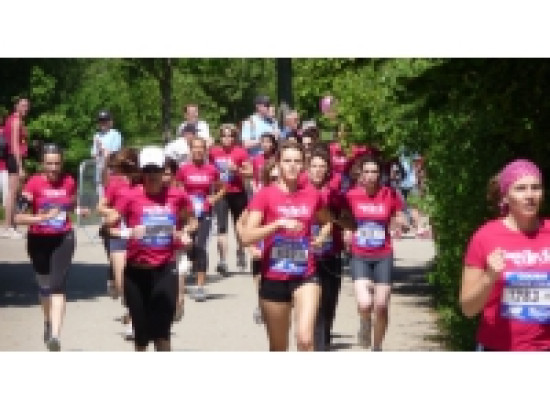 Courir pour elles : 60 000 euros pour les associations de lutte contre les cancers de la femme