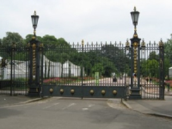 Rafales de vent &agrave; Lyon: le Parc de la T&ecirc;te d'Or ferme ses grilles mercredi