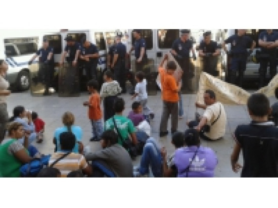 Les expulsés de Perrache devant l'Hôtel de Ville Les expulsés de Perrache devant l'Hôtel de Ville