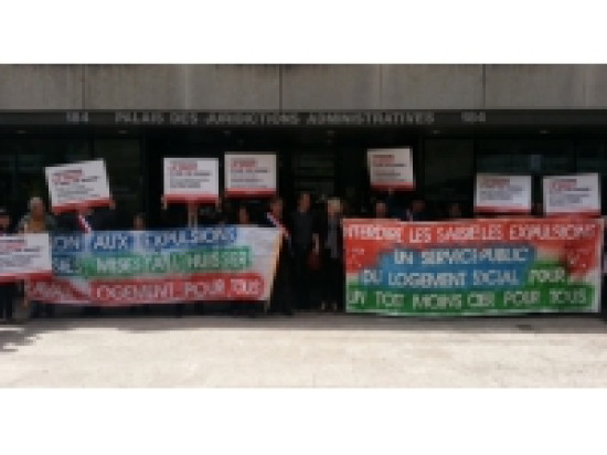 Lyon : une trentaine de personnes devant le tribunal administratif contre les expulsions locatives
