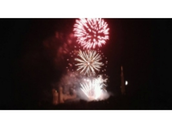 Feux d'articifice : incendie à Chasse-sur-Rhône et un beau succès à Lyon Feux d'articifice : incendie à Chasse-sur-Rhône et un beau succès à Lyon