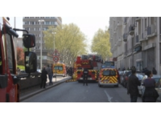 Une vingtaine de pompiers mobilis&eacute;s &agrave; la Tour Suisse pour un incendie fictif