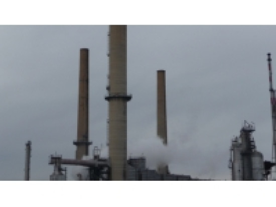 La nouvelle torchère installée à la raffinerie de Feyzin La nouvelle torchère installée à la raffinerie de Feyzin