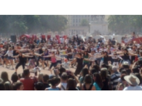 Un flashmob &agrave; Lyon pour les fans du LOU Rugby