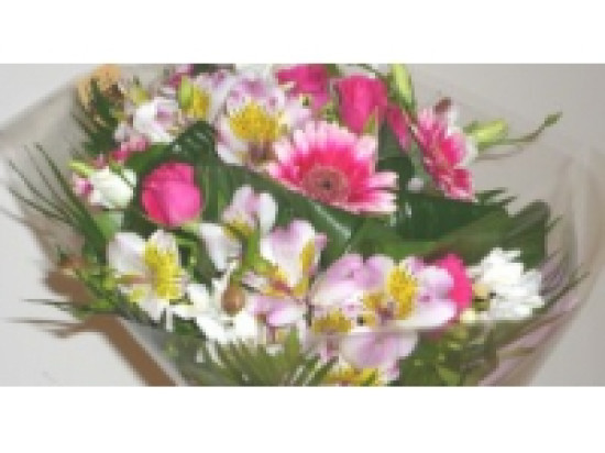 Lyon : se faisant passer pour de faux livreurs de fleurs, ils dérobent argent et bijoux Lyon : se faisant passer pour de faux livreurs de fleurs, ils dérobent argent et bijoux