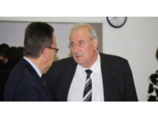 Municipales 2014 : l'UMP désigne six nouveaux candidats dans le Rhône Municipales 2014 : l'UMP désigne six nouveaux candidats dans le Rhône