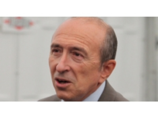 G&eacute;rard Collomb pr&eacute;sent &agrave; Paris pour la c&eacute;r&eacute;monie d'hommage national aux soldats fran&ccedil;ais