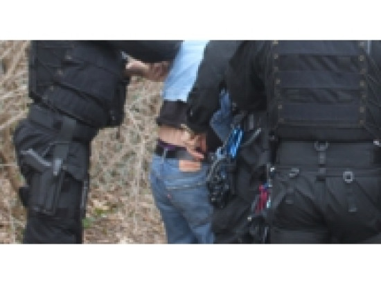 Enquête sur un trafic d'armes international : 45 interpellations, dont certaines en Rhône-Alpes Enquête sur un trafic d'armes international : 45 interpellations, dont certaines en Rhône-Alpes