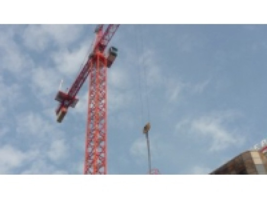 Feyzin : un ouvrier pris d'un malaise sur une grue à 70 mètres de hauteur Feyzin : un ouvrier pris d'un malaise sur une grue à 70 mètres de hauteur