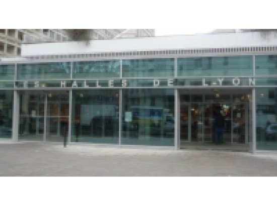 Un commerce des Halles Paul Bocuse cambriolé Un commerce des Halles Paul Bocuse cambriolé