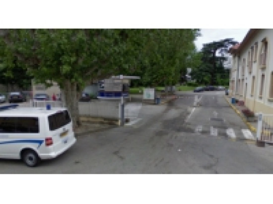 Une grève à l'hôpital Henry Gabrielle Une grève à l'hôpital Henry Gabrielle