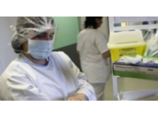 Des sages-femmes campent devant l'hôpital Lyon-Sud Des sages-femmes campent devant l'hôpital Lyon-Sud