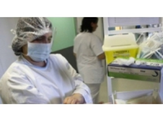 Une &eacute;quipe de l'Institut Pasteur de Lyon attendue en Guin&eacute;e pour lutter contre la fi&egrave;vre Ebola