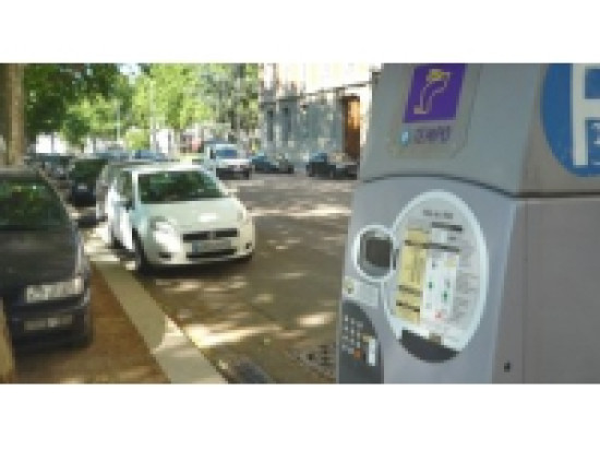 Lyon : un horodateur embarqu&eacute; pour payer le stationnement