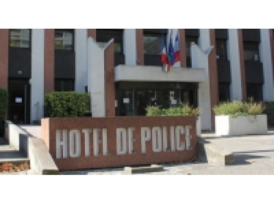 Un jeune de 19 ans soupçonné d'avoir cambriolé une école Un jeune de 19 ans soupçonné d'avoir cambriolé une école