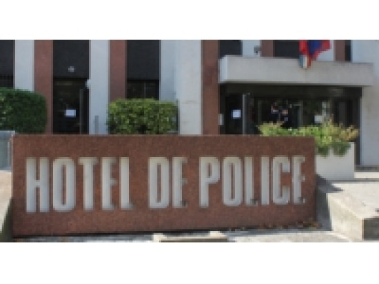 Une femme de 71 ans se fait voler son t&eacute;l&eacute;phone par deux SDF