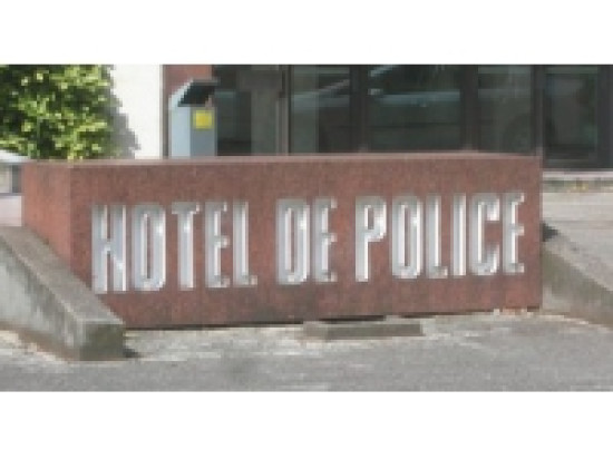 Vaulx-en-Velin : elle encaisse un chèque volé de plusieurs milliers d'euros Vaulx-en-Velin : elle encaisse un chèque volé de plusieurs milliers d'euros