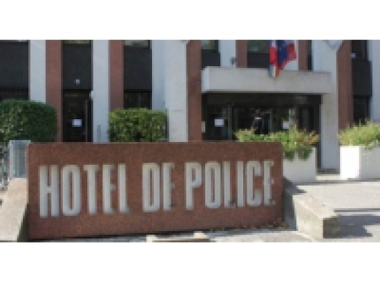 Lyon 2e : il menace un passant avec un tesson de bouteille Lyon 2e : il menace un passant avec un tesson de bouteille