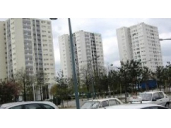 Vénissieux : un faux-placier exhibe son arme de poing après avoir subi un refus Vénissieux : un faux-placier exhibe son arme de poing après avoir subi un refus