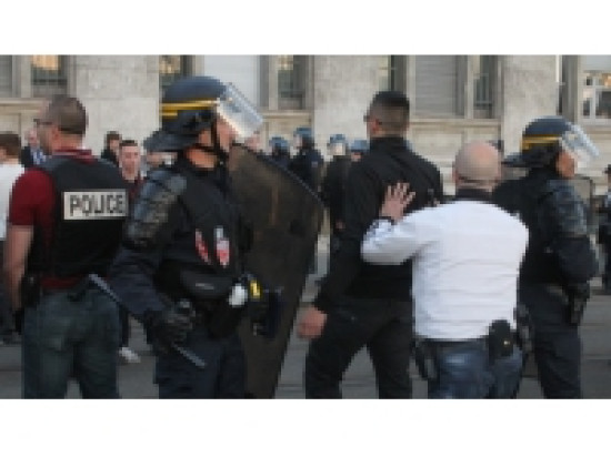 Un jeune homme arrêté pour avoir menacé de mort sa mère Un jeune homme arrêté pour avoir menacé de mort sa mère