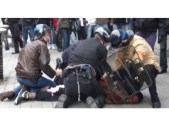 Saint-Priest : il frappe son ex et sort sa machette Saint-Priest : il frappe son ex et sort sa machette