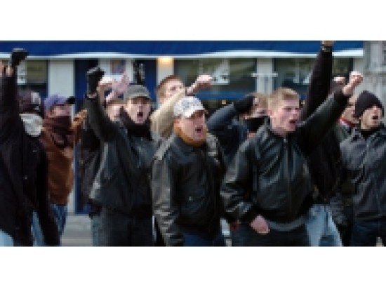 Un jeune du Front de Gauche interpellé à Lyon Un jeune du Front de Gauche interpellé à Lyon
