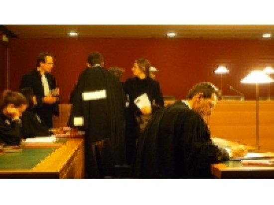 Lyon : quatre mois de prison ferme pour avoir bless&eacute; son p&egrave;re &agrave; la cuisse avec un couteau