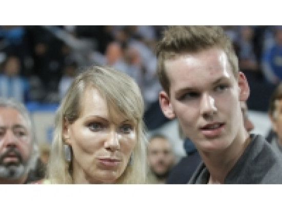 "Aulas va te faire foutre" : Kyril Louis-Dreyfus dérape sur les réseaux sociaux "Aulas va te faire foutre" : Kyril Louis-Dreyfus dérape sur les réseaux sociaux