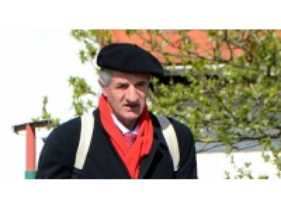 Le député Jean Lassalle arrive à Lyon après un tour de France à pied Le député Jean Lassalle arrive à Lyon après un tour de France à pied