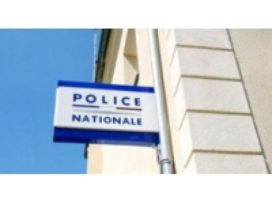 Le voleur de taxi nie avoir foncé sur les policiers