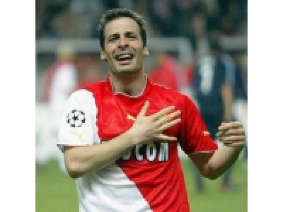 Vers une fin de carrière pour Ludovic Giuly? Vers une fin de carrière pour Ludovic Giuly?