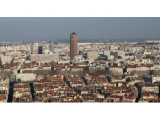 Métropole de Lyon : l'extrême-gauche appelle au référendum Métropole de Lyon : l'extrême-gauche appelle au référendum