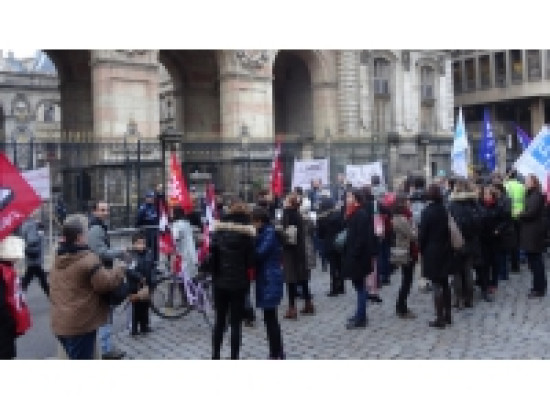 Fermeture de l'internat Favre : manifestation ce vendredi devant l'Hôtel de Ville Fermeture de l'internat Favre : manifestation ce vendredi devant l'Hôtel de Ville
