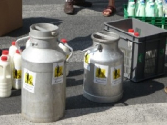 11 distributeurs de lait frais install&eacute;s dans le Rh&ocirc;ne