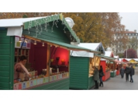 Les chalets du March&eacute; de No&euml;l de Lyon sont ouverts !