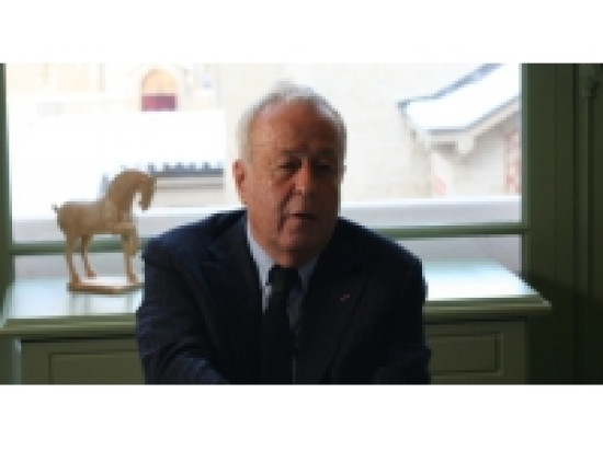 Alain Mérieux à la tête des festivités du 50e anniversaire des relations diplomatiques franco-chinoises Alain Mérieux à la tête des festivités du 50e anniversaire des relations diplomatiques franco-chinoises