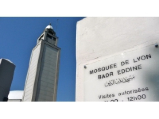 Manuel Valls au contact de la communaut&eacute; musulmane &agrave; Lyon