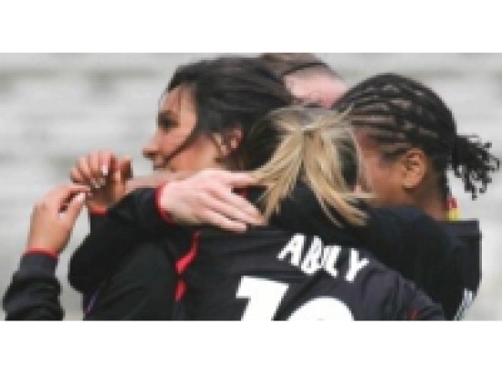 Football f&eacute;minin : les Bleues s'imposent facilement face &agrave; la Finlande (3-0)