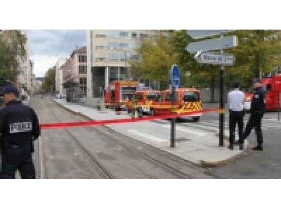 L'artiste qui a semé la panique au palais de justice de Lyon déféré jeudi au parquet
