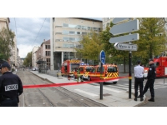 L'artiste qui avait sem&eacute; la panique au palais de justice de Lyon est libre
