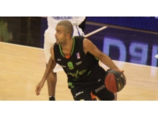 Tony Parker f&eacute;licite Renaud Lavillenie pour son record du monde