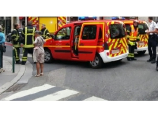 A Saint-Étienne, la police verbalise les "mauvais" piétons ! A Saint-Étienne, la police verbalise les "mauvais" piétons !