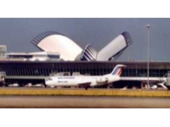 La station service de l'aéroport Saint-Exupéry ferme jusqu'en janvier La station service de l'aéroport Saint-Exupéry ferme jusqu'en janvier
