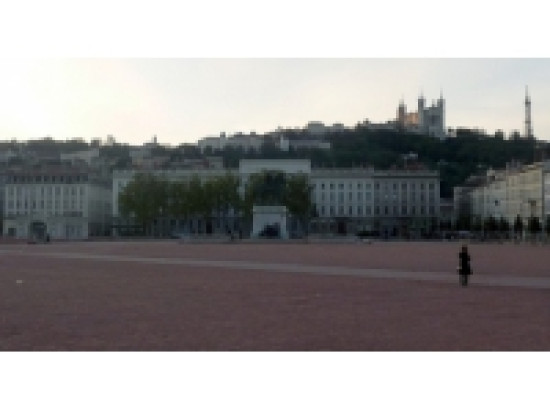 Lyon : une manifestation apr&egrave;s l'explosion dans une mine turque
