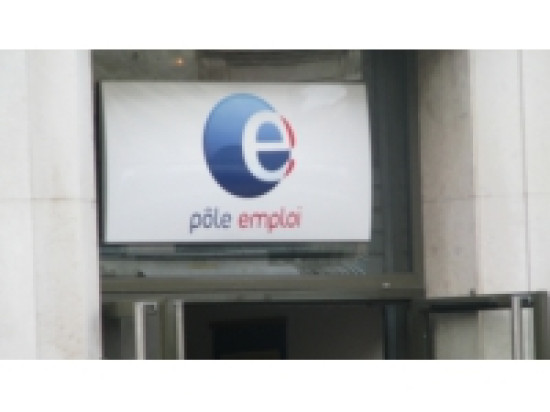 Inauguration agitée pour le Pôle Emploi du 8e arrondissement Inauguration agitée pour le Pôle Emploi du 8e arrondissement