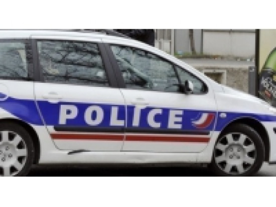 Nord-Isère : suspecté de viol, il est amené au commissariat par les parents de la victime Nord-Isère : suspecté de viol, il est amené au commissariat par les parents de la victime