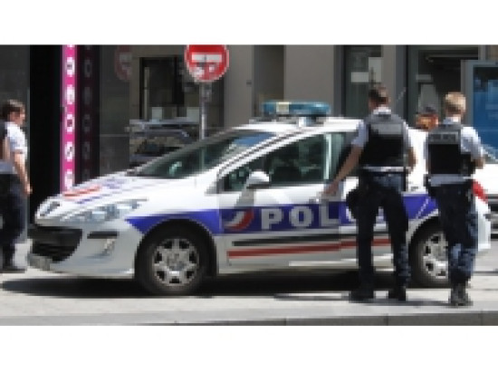 Lyon 3e : Trois individus volent et agressent un homme avec un tesson de bouteille