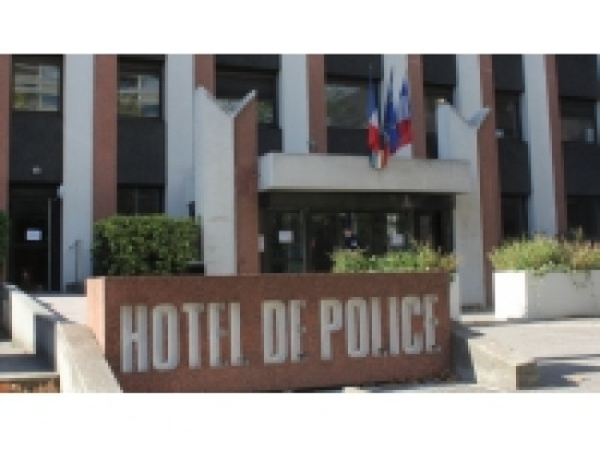 Il frappait sa fille avec un câble électrique Il frappait sa fille avec un câble électrique