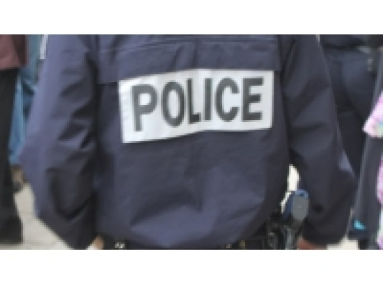 Lyon : il roule à 200 km/h pour échapper à la police Lyon : il roule à 200 km/h pour échapper à la police